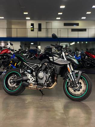 SUZUKI GSX-8S 